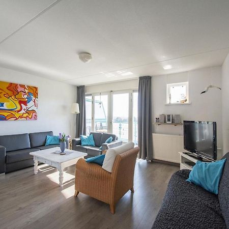 An Apartment That Is Attractively Furnished ยูเลียนาดอร์ป ภายนอก รูปภาพ