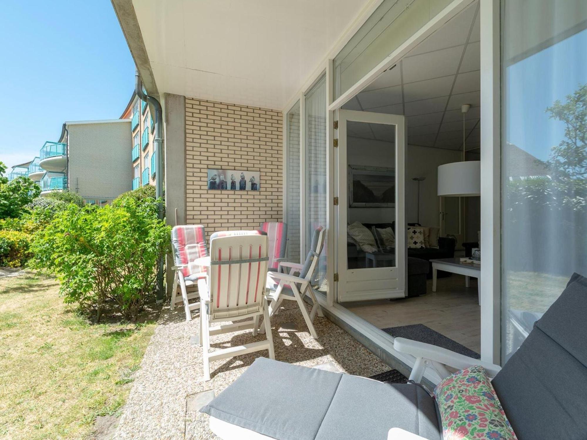 An Apartment That Is Attractively Furnished ยูเลียนาดอร์ป ภายนอก รูปภาพ
