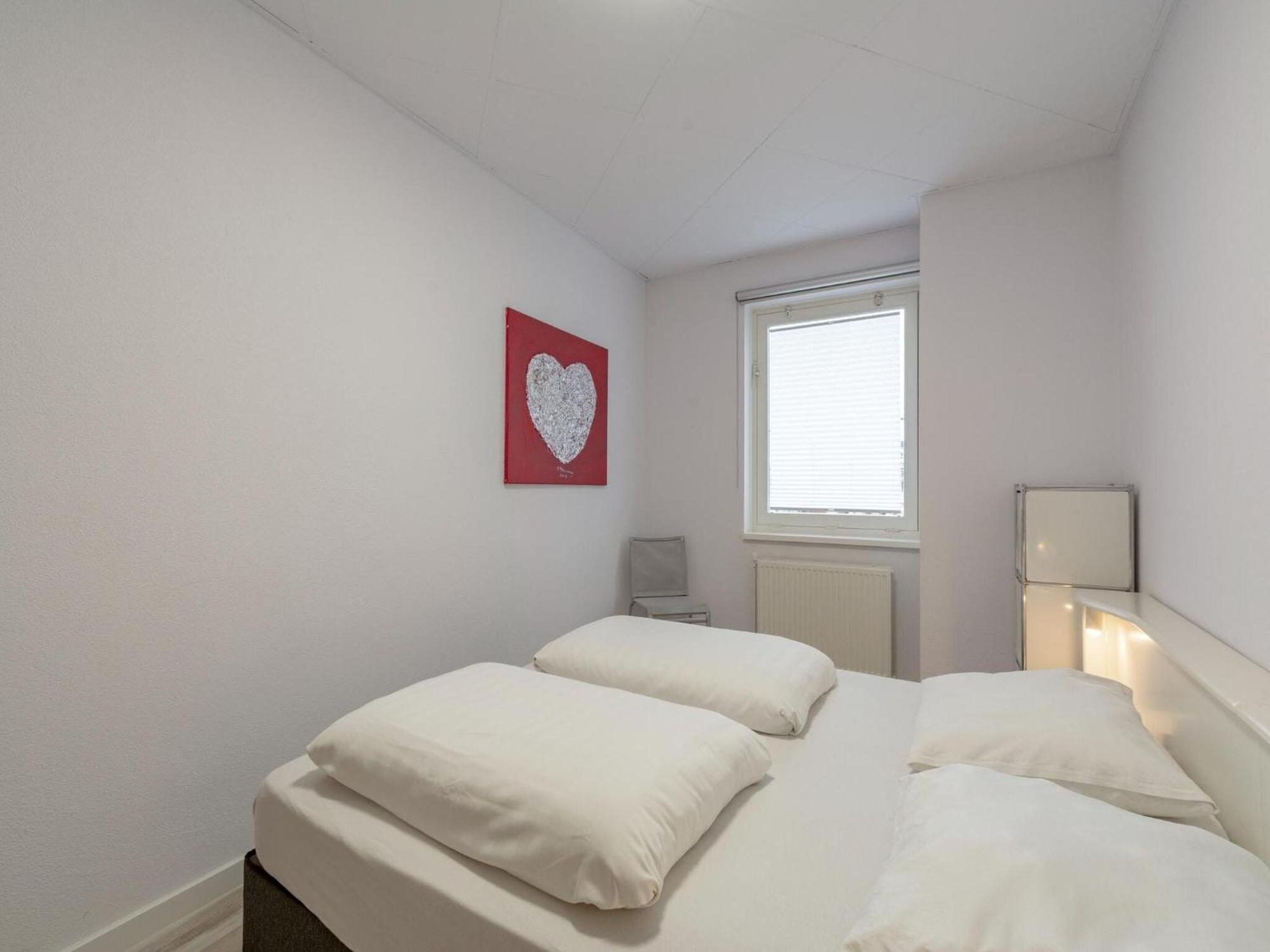 An Apartment That Is Attractively Furnished ยูเลียนาดอร์ป ภายนอก รูปภาพ