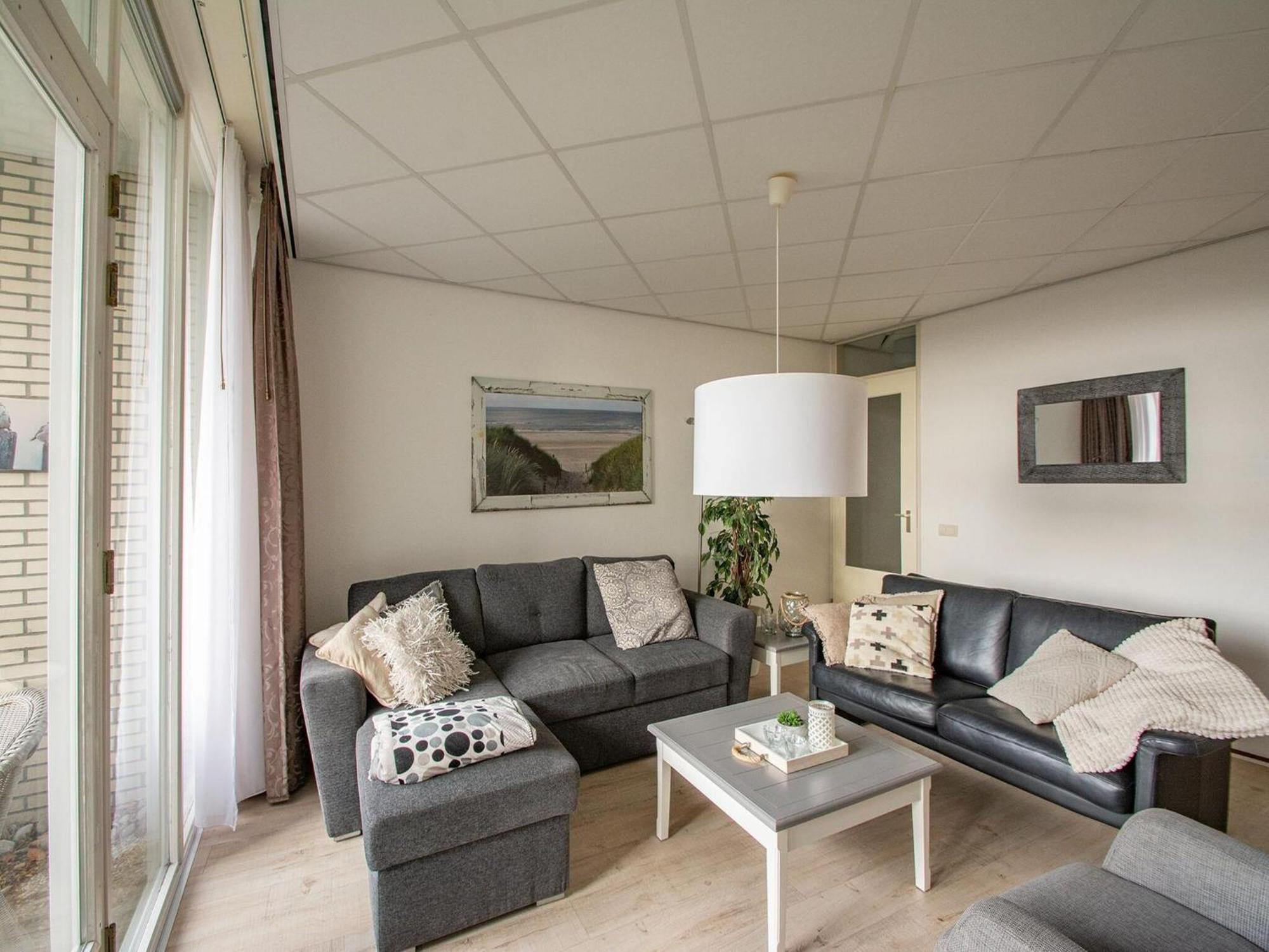An Apartment That Is Attractively Furnished ยูเลียนาดอร์ป ภายนอก รูปภาพ