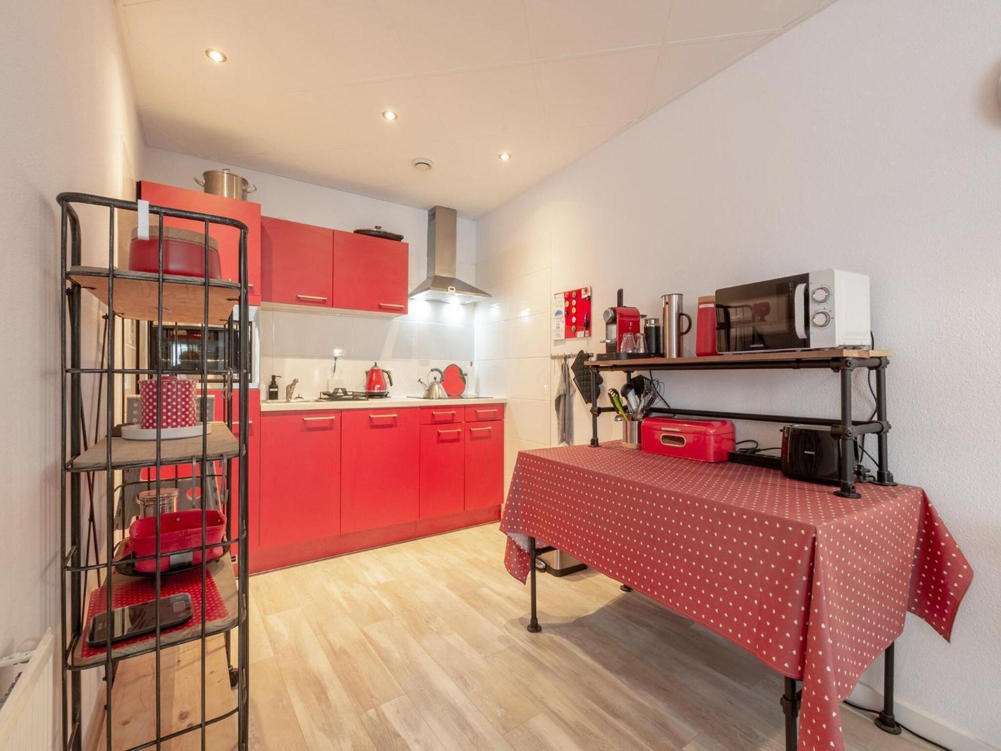 An Apartment That Is Attractively Furnished ยูเลียนาดอร์ป ภายนอก รูปภาพ