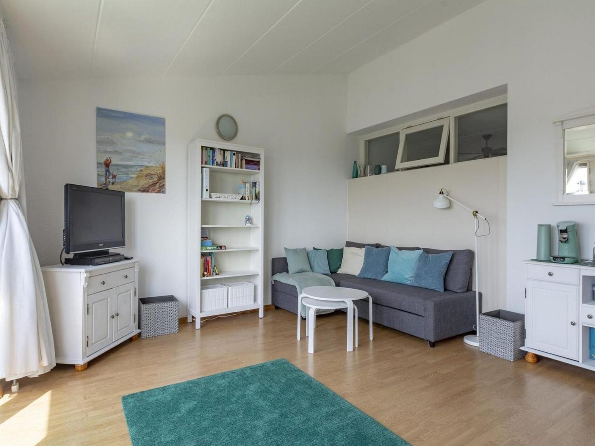An Apartment That Is Attractively Furnished ยูเลียนาดอร์ป ภายนอก รูปภาพ