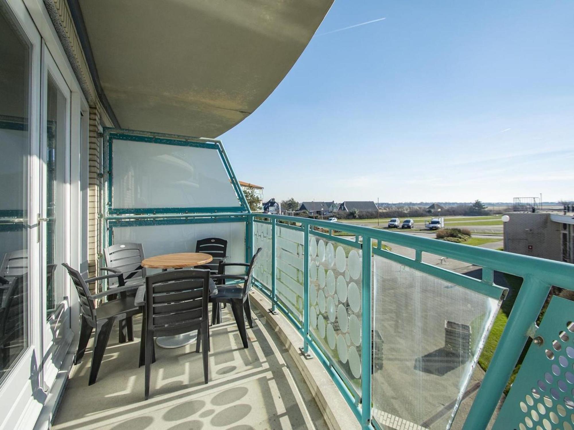 An Apartment That Is Attractively Furnished ยูเลียนาดอร์ป ภายนอก รูปภาพ